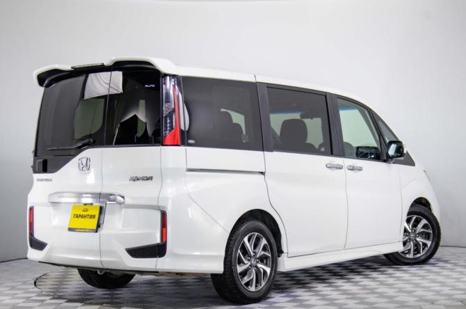 Honda Stepwgn V с пробегом 2015 года, цена 2 149 000 рублей, 126990 км, минивэн, Автокод Объявления
