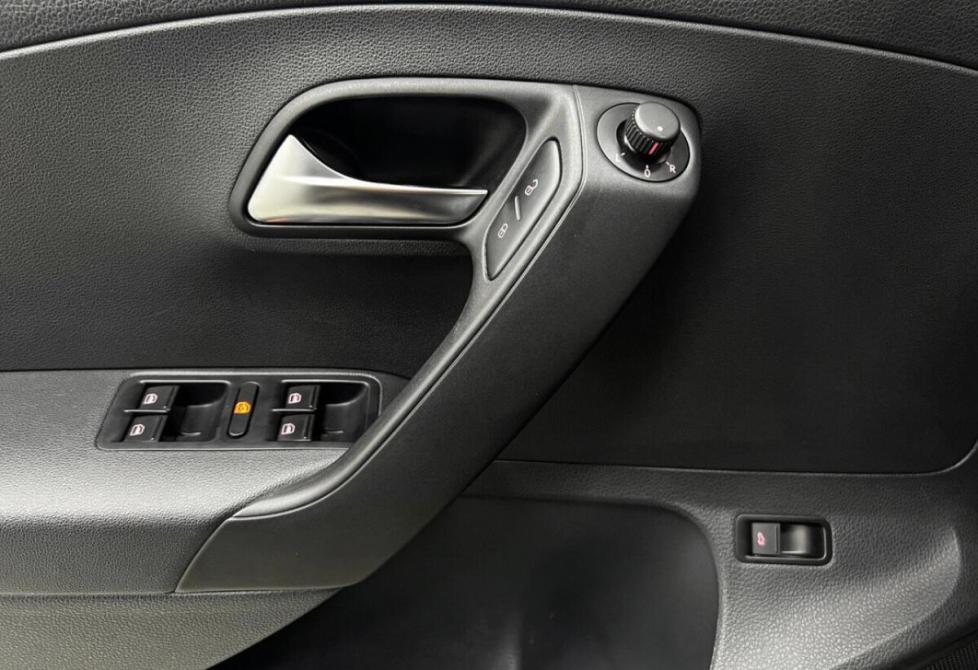 Volkswagen Polo V Рестайлинг Казань  - изображение 12