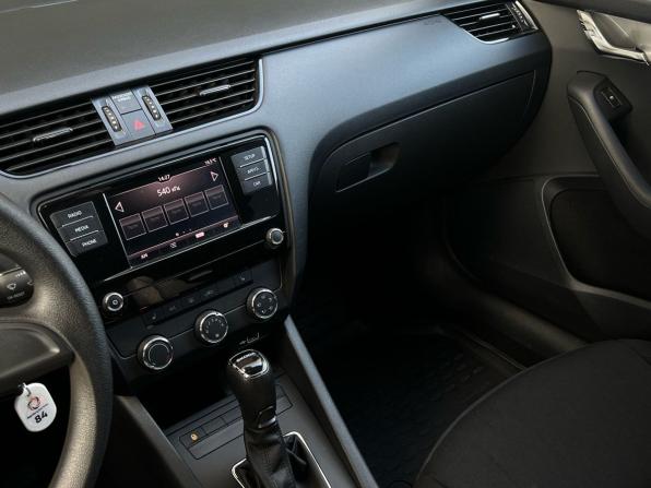 Skoda Octavia III (A7) Рестайлинг с пробегом 2018 года, цена 1 619 000 рублей, 81968 км, лифтбек, Автокод Объявления