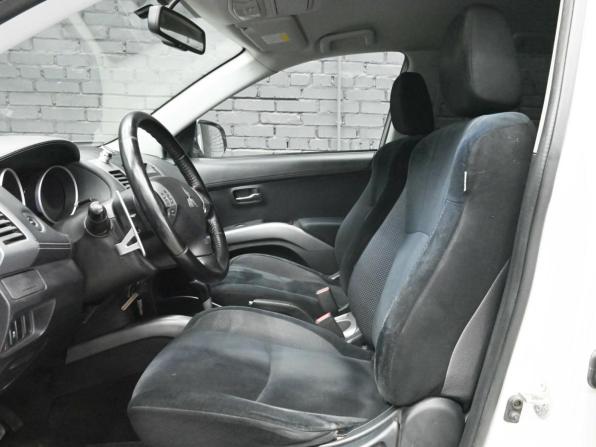 Mitsubishi Outlander II Рестайлинг с пробегом 2012 года, цена 1 330 000 рублей, 301775 км, внедорожник, Автокод Объявления