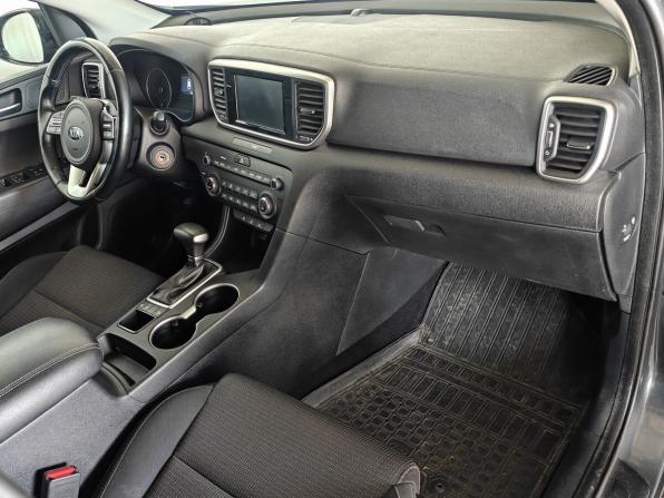 Kia Sportage IV Рестайлинг с пробегом 2018 года, цена 1 641 000 рублей, 210000 км, внедорожник, Автокод Объявления