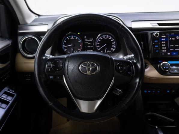 Toyota RAV4 IV (XA40) Рестайлинг с пробегом 2017 года, цена 1 990 000 рублей, 217038 км, внедорожник, Автокод Объявления