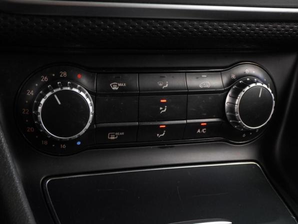Mercedes-Benz A-Класс III (W176) Рестайлинг с пробегом 2016 года, цена 1 424 000 рублей, 143523 км, хэтчбек, Автокод Объявления