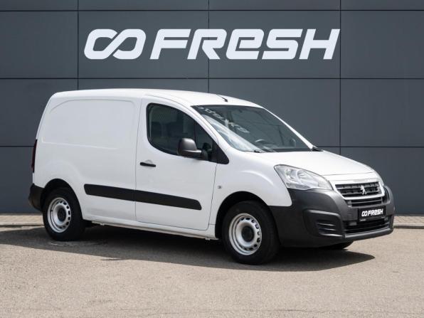 Peugeot Partner II Рестайлинг 2 с пробегом 2017 года, цена 930 000 рублей, 229588 км, фургон, Автокод Объявления