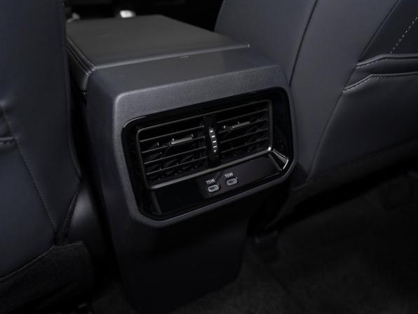 Toyota RAV4 VI (XA60) с пробегом 2026 года, цена 4 360 000 рублей, 30 км, внедорожник, Автокод Объявления