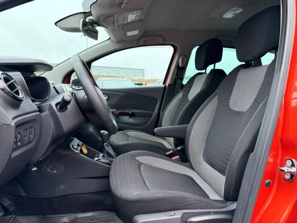 Renault Kaptur I с пробегом 2017 года, цена 1 375 000 рублей, 110000 км, внедорожник, Автокод Объявления