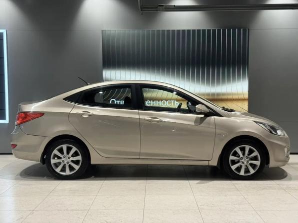 Hyundai Solaris I с пробегом 2012 года, цена 650 000 рублей, 140000 км, седан, Автокод Объявления