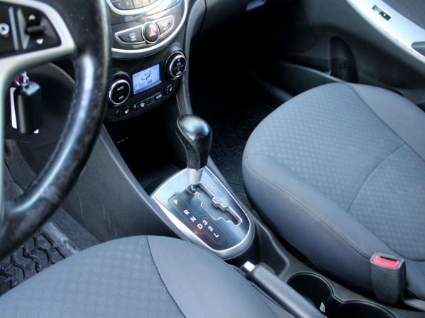 Hyundai Solaris I с пробегом 2014 года, цена 960 000 рублей, 212000 км, хэтчбек, Автокод Объявления
