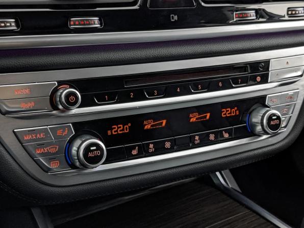 BMW 7 серии VI (G11/G12) с пробегом 2016 года, цена 2 998 000 рублей, 112153 км, седан, Автокод Объявления