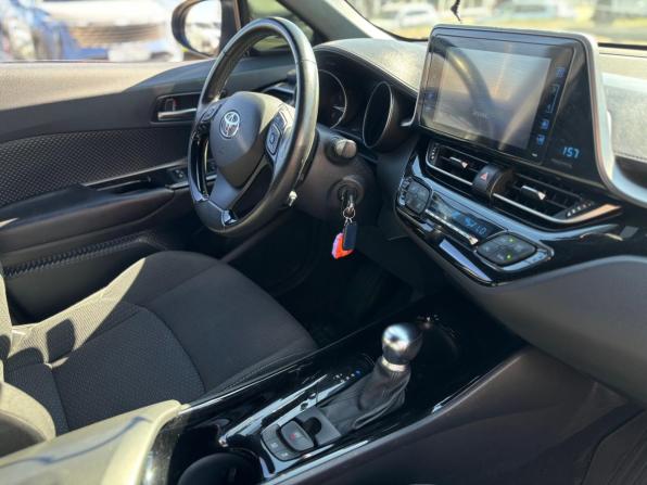 Toyota C-HR I Рестайлинг с пробегом 2019 года, цена 2 362 000 рублей, 99543 км, внедорожник, Автокод Объявления