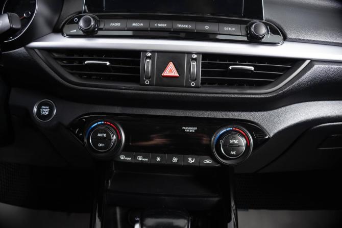 Kia Cerato IV Рестайлинг с пробегом 2021 года, цена 1 949 000 рублей, 261500 км, седан, Автокод Объявления