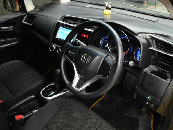Honda Fit III с пробегом 2013 года, цена 899 000 рублей, 176262 км, хэтчбек, Автокод Объявления