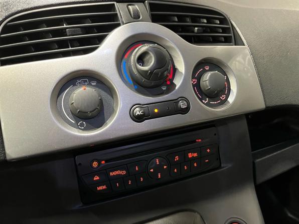 Renault Kangoo II с пробегом 2012 года, цена 895 000 рублей, 98299 км, компактвэн, Автокод Объявления