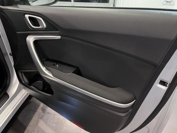 Kia Ceed III Рестайлинг с пробегом 2022 года, цена 2 383 000 рублей, 77739 км, универсал, Автокод Объявления