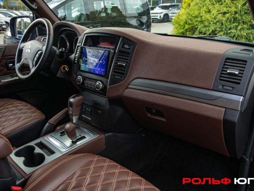Mitsubishi Pajero IV Рестайлинг 1 Москва  - изображение 7