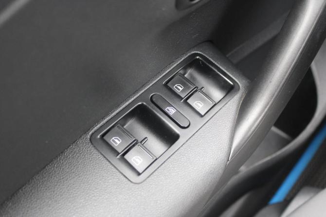 Volkswagen Polo V Рестайлинг с пробегом 2016 года, цена 1 150 000 рублей, 143000 км, седан, Автокод Объявления