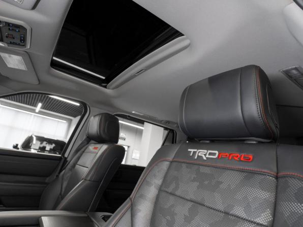 Toyota Sequoia III с пробегом 2023 года, цена 12 750 000 рублей, 25280 км, внедорожник, Автокод Объявления