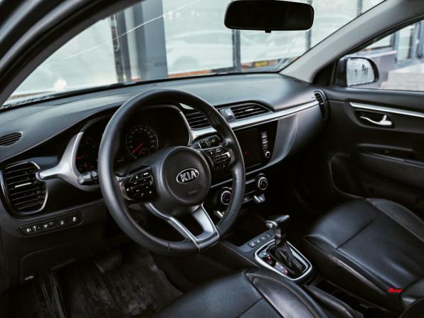 Kia Rio IV Рестайлинг с пробегом 2021 года, цена 1 449 000 рублей, 106894 км, седан, Автокод Объявления