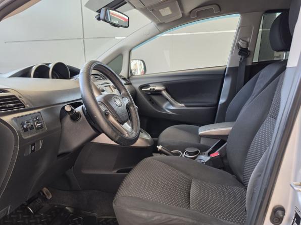 Toyota Verso I с пробегом 2010 года, цена 1 099 000 рублей, 246805 км, компактвэн, Автокод Объявления