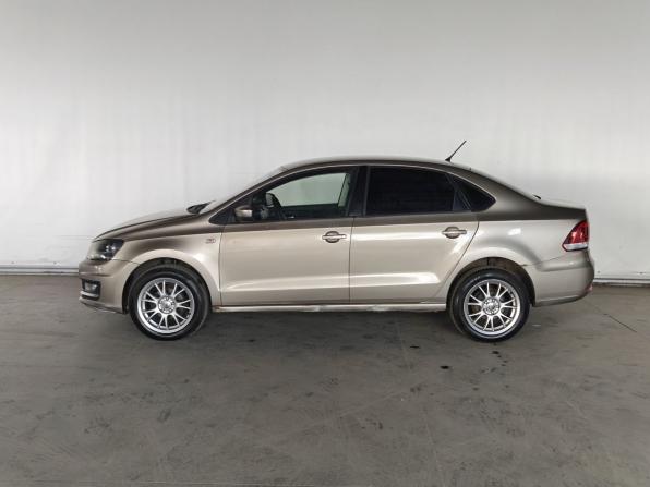 Volkswagen Polo V Рестайлинг с пробегом 2015 года, цена 675 000 рублей, 259563 км, седан, Автокод Объявления
