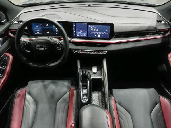 Geely Coolray I Рестайлинг с пробегом 2024 года, цена 2 030 000 рублей, 19300 км, внедорожник, Автокод Объявления