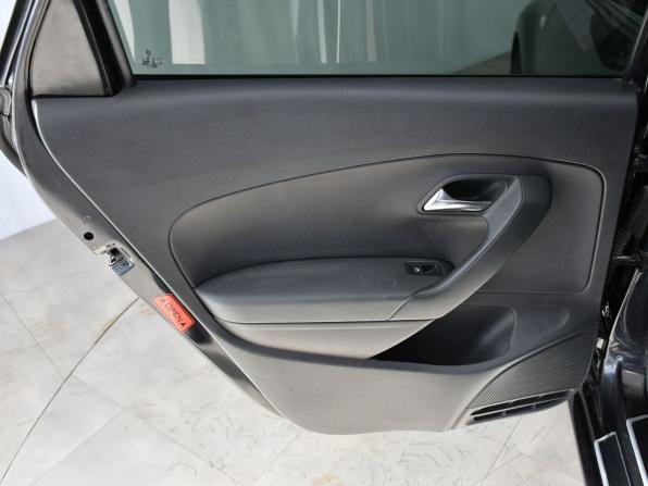 Volkswagen Polo V с пробегом 2011 года, цена 695 000 рублей, 274843 км, седан, Автокод Объявления