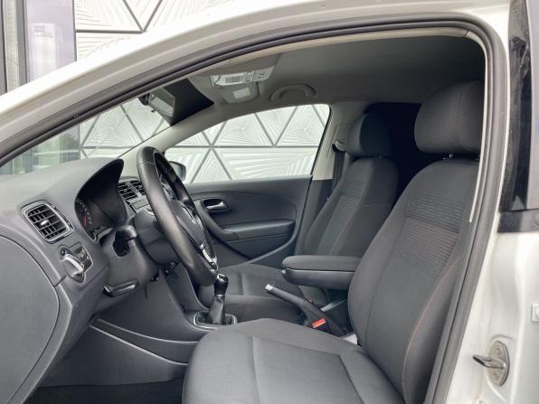 Volkswagen Polo V Рестайлинг с пробегом 2017 года, цена 1 019 000 рублей, 143944 км, седан, Автокод Объявления