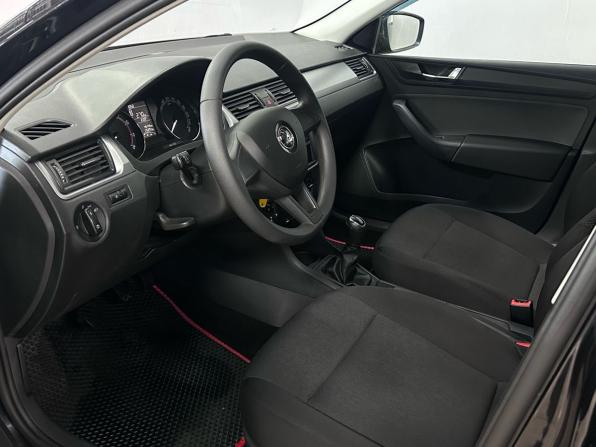 Skoda Rapid I Рестайлинг с пробегом 2019 года, цена 1 030 000 рублей, 175293 км, лифтбек, Автокод Объявления