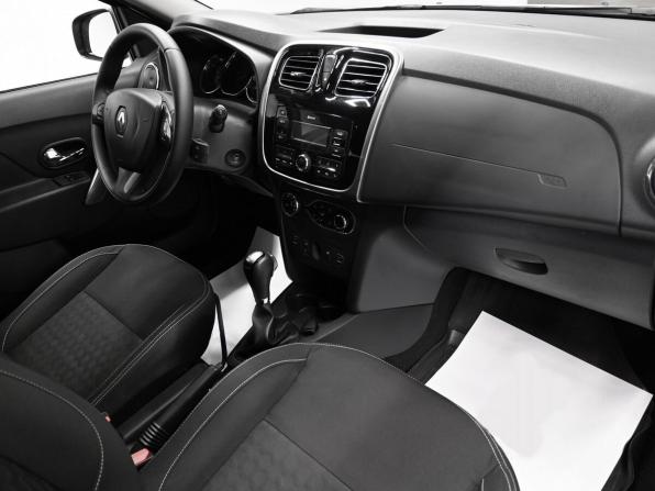 Renault Sandero II с пробегом 2017 года, цена 945 000 рублей, 95224 км, хэтчбек, Автокод Объявления