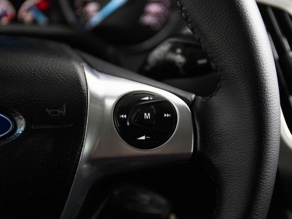 Ford Focus III с пробегом 2013 года, цена 755 000 рублей, 176845 км, универсал, Автокод Объявления