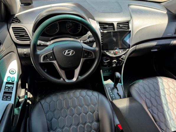 Hyundai Solaris I с пробегом 2014 года, цена 869 000 рублей, 195591 км, хэтчбек, Автокод Объявления