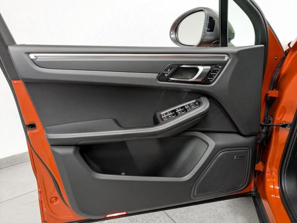 Porsche Macan I Рестайлинг 2 с пробегом 2022 года, цена 6 580 000 рублей, 72954 км, внедорожник, Автокод Объявления