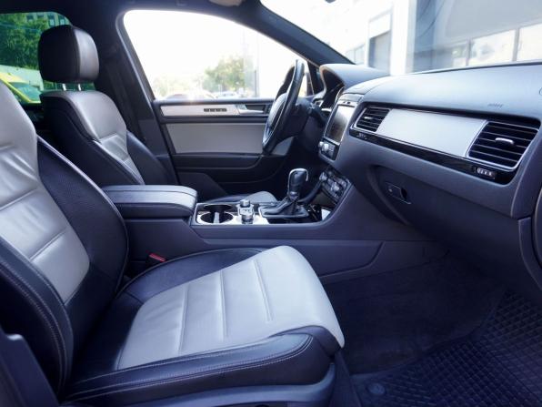 Volkswagen Touareg II Рестайлинг с пробегом 2018 года, цена 2 833 000 рублей, 198087 км, внедорожник, Автокод Объявления