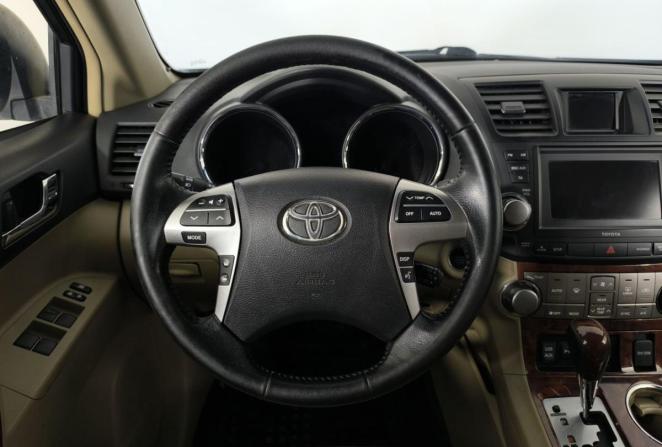 Toyota Highlander II (XU40) Рестайлинг с пробегом 2011 года, цена 1 570 000 рублей, 352535 км, внедорожник, Автокод Объявления