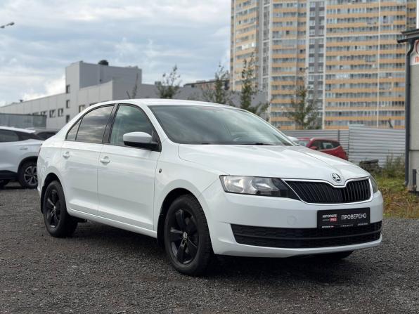 Skoda Rapid I с пробегом 2016 года, цена 995 000 рублей, 145000 км, лифтбек, Автокод Объявления