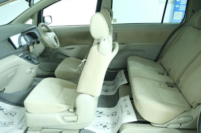 Toyota ISis I Рестайлинг с пробегом 2012 года, цена 1 249 000 рублей, 156000 км, компактвэн, Автокод Объявления