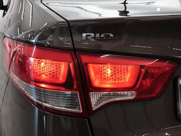 Kia Rio III Рестайлинг с пробегом 2017 года, цена 1 035 000 рублей, 159800 км, седан, Автокод Объявления