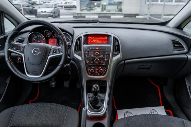 Opel Astra J Рестайлинг с пробегом 2011 года, цена 710 000 рублей, 180000 км, хэтчбек, Автокод Объявления