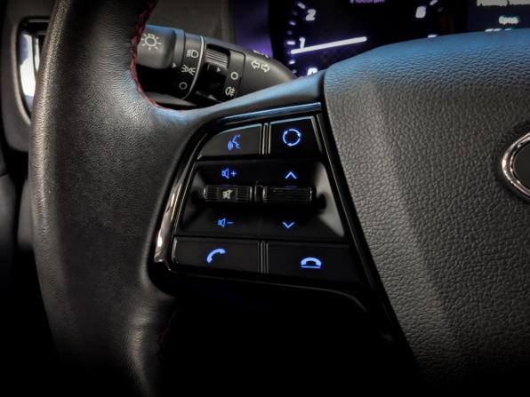 Hyundai Solaris II Рестайлинг с пробегом 2022 года, цена 1 699 000 рублей, 61441 км, седан, Автокод Объявления