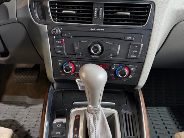 Audi Q5 I (8R) с пробегом 2009 года, цена 1 379 900 рублей, 228250 км, внедорожник, Автокод Объявления