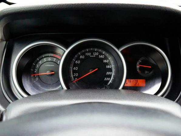 Nissan Tiida I Рестайлинг с пробегом 2011 года, цена 730 000 рублей, 176177 км, хэтчбек, Автокод Объявления