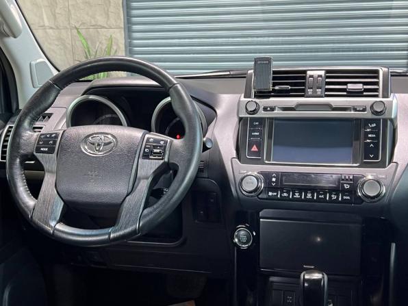 Toyota Land Cruiser Prado 150 Series Рестайлинг 1 с пробегом 2017 года, цена 4 100 000 рублей, 176621 км, внедорожник, Автокод Объявления