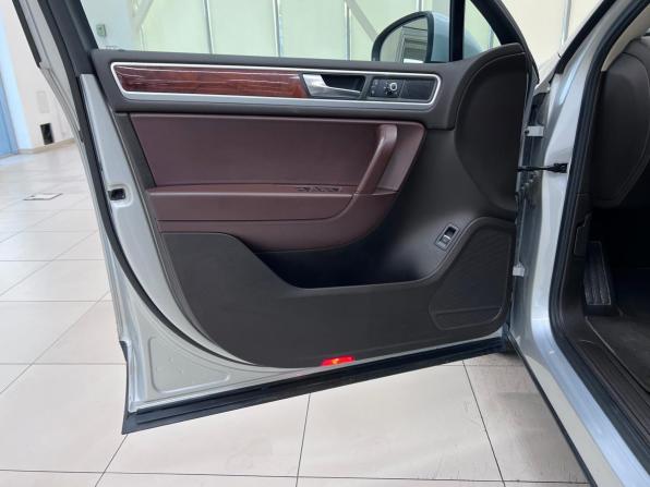 Volkswagen Touareg II с пробегом 2012 года, цена 2 399 000 рублей, 119230 км, внедорожник, Автокод Объявления