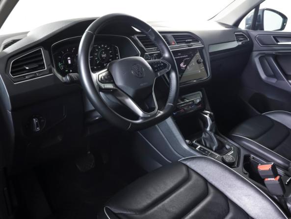 Volkswagen Tiguan II Рестайлинг с пробегом 2021 года, цена 3 788 000 рублей, 63200 км, внедорожник, Автокод Объявления