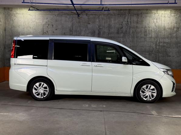 Honda Stepwgn V с пробегом 2016 года, цена 1 610 000 рублей, 187938 км, минивэн, Автокод Объявления
