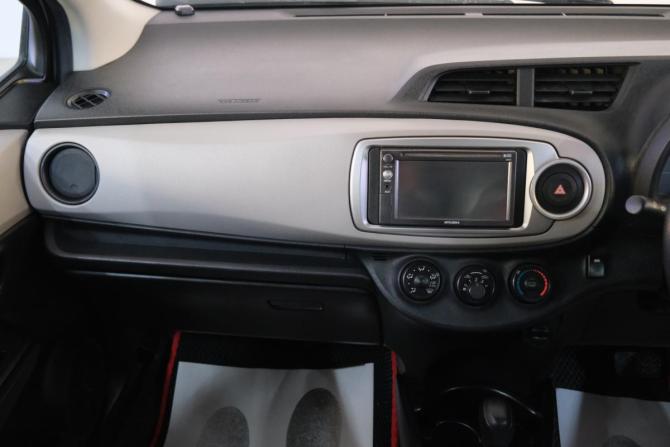 Toyota Vitz III (XP130) с пробегом 2011 года, цена 749 000 рублей, 237288 км, хэтчбек, Автокод Объявления