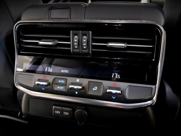Toyota Land Cruiser 300 Series с пробегом 2021 года, цена 7 995 000 рублей, 72948 км, внедорожник, Автокод Объявления