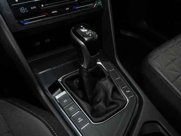 Volkswagen Tiguan II Рестайлинг с пробегом 2021 года, цена 2 977 000 рублей, 21369 км, внедорожник, Автокод Объявления