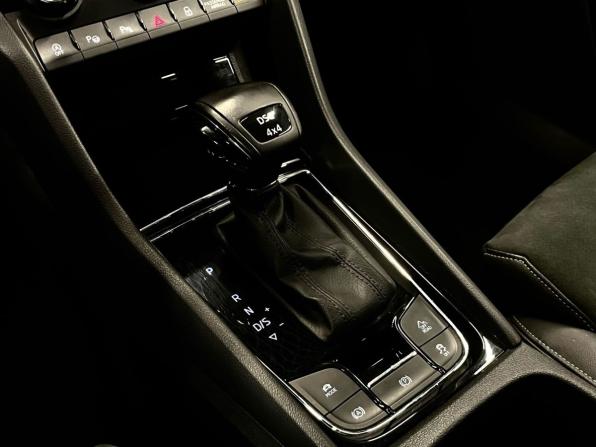 Skoda Karoq I с пробегом 2021 года, цена 2 349 000 рублей, 110643 км, внедорожник, Автокод Объявления