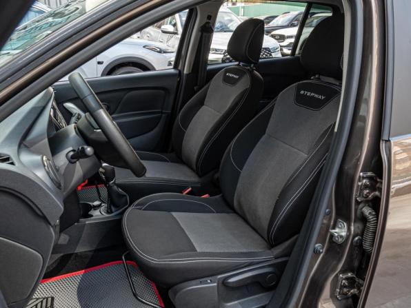 Renault Sandero II Рестайлинг с пробегом 2021 года, цена 1 400 000 рублей, 47648 км, хэтчбек, Автокод Объявления